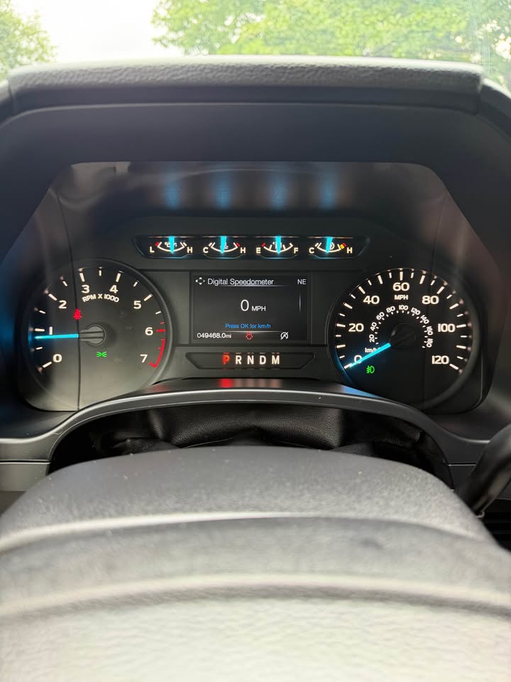 2018 Ford F-150 STX photo 16