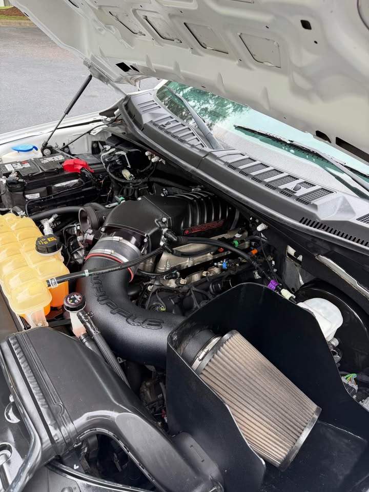 2018 Ford F-150 STX photo 18