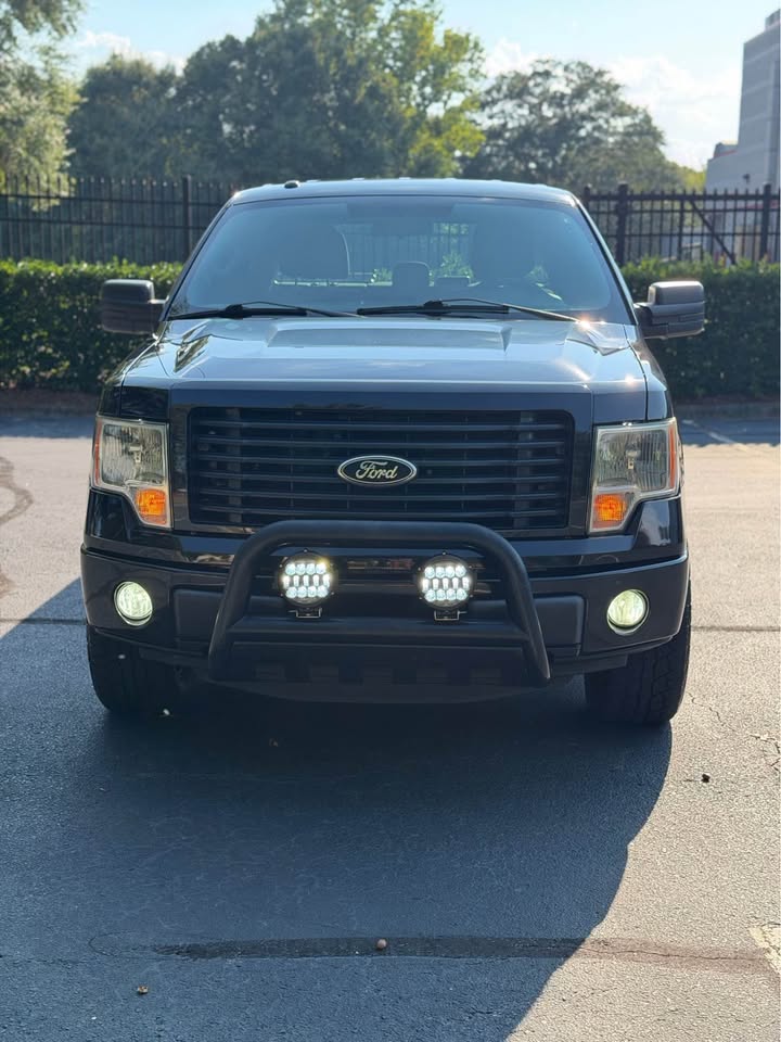 2014 Ford F-150 STX SuperCrew 4x4 photo 2