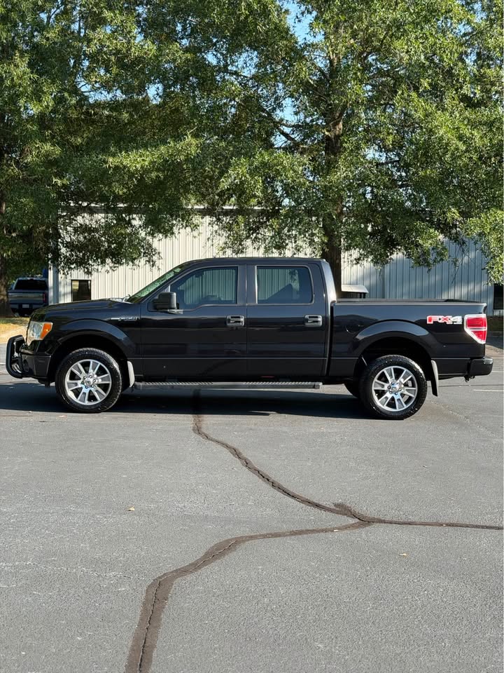 2014 Ford F-150 STX SuperCrew 4x4 photo 4
