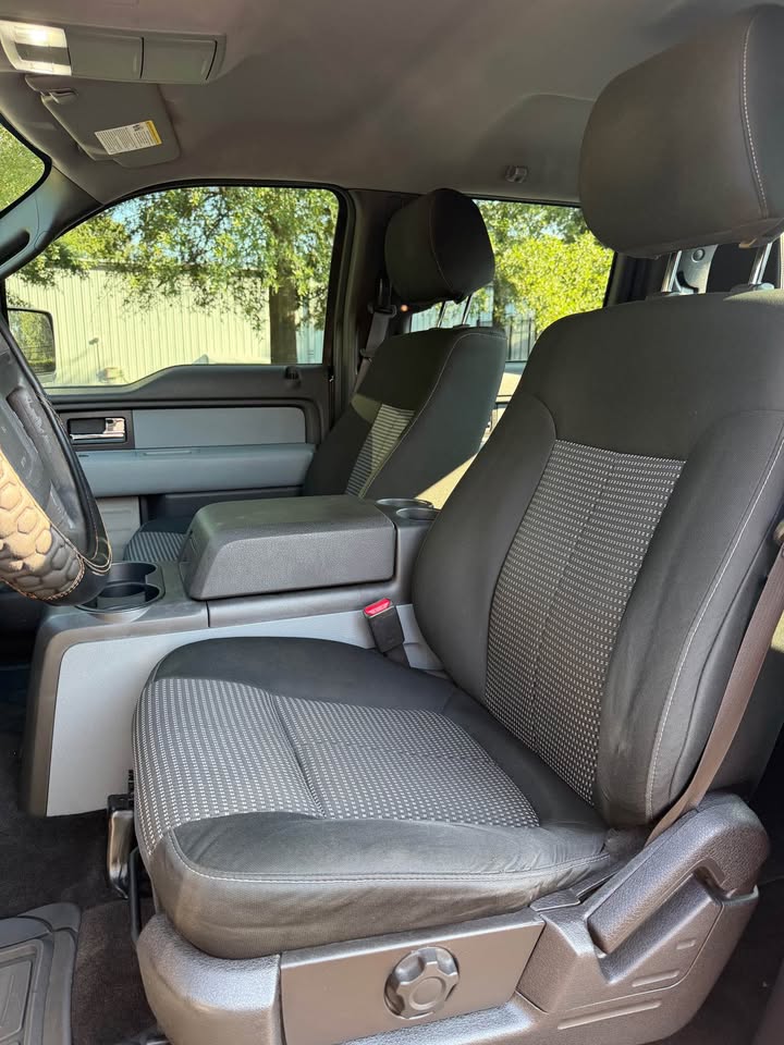 2014 Ford F-150 STX SuperCrew 4x4 photo 10