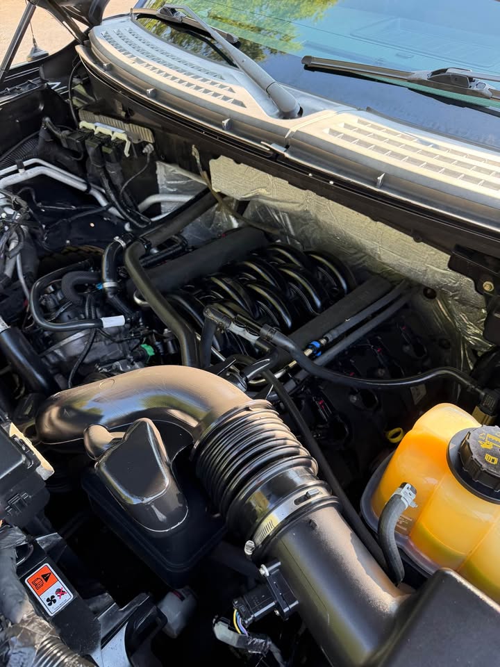 2014 Ford F-150 STX SuperCrew 4x4 photo 18