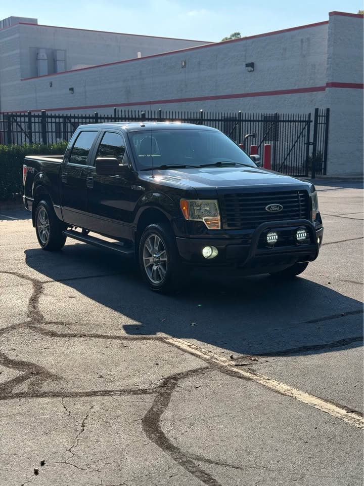 2014 Ford F-150 STX SuperCrew 4x4 photo 9