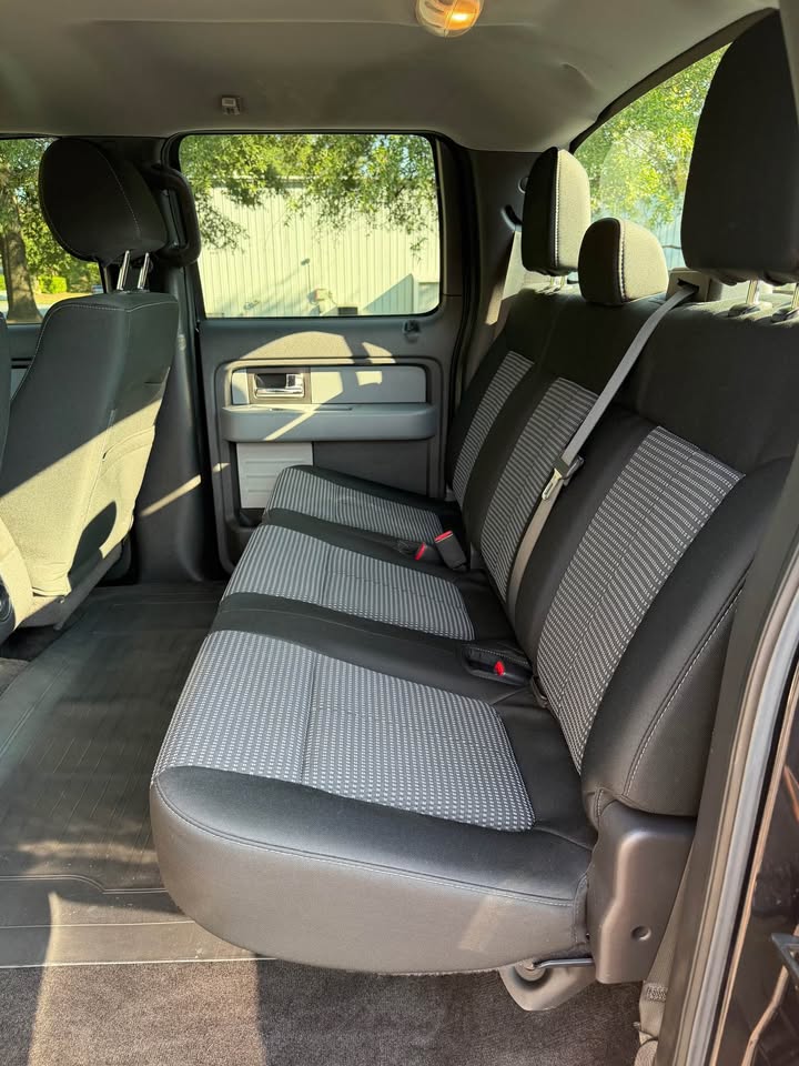 2014 Ford F-150 STX SuperCrew 4x4 photo 11