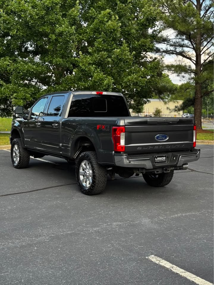 2018 Ford F-250 Lariat Ultimate FX4 4x4 photo 5