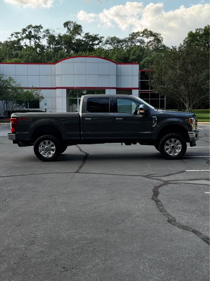 2018 Ford F-250 Lariat Ultimate FX4 4x4 photo 8