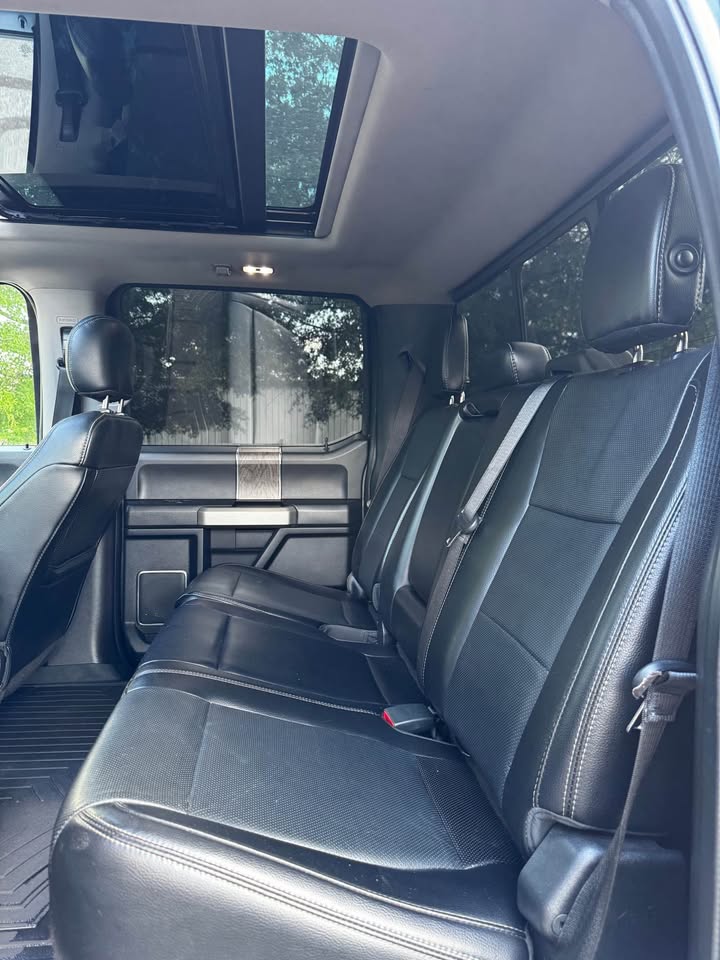 2018 Ford F-250 Lariat Ultimate FX4 4x4 photo 11