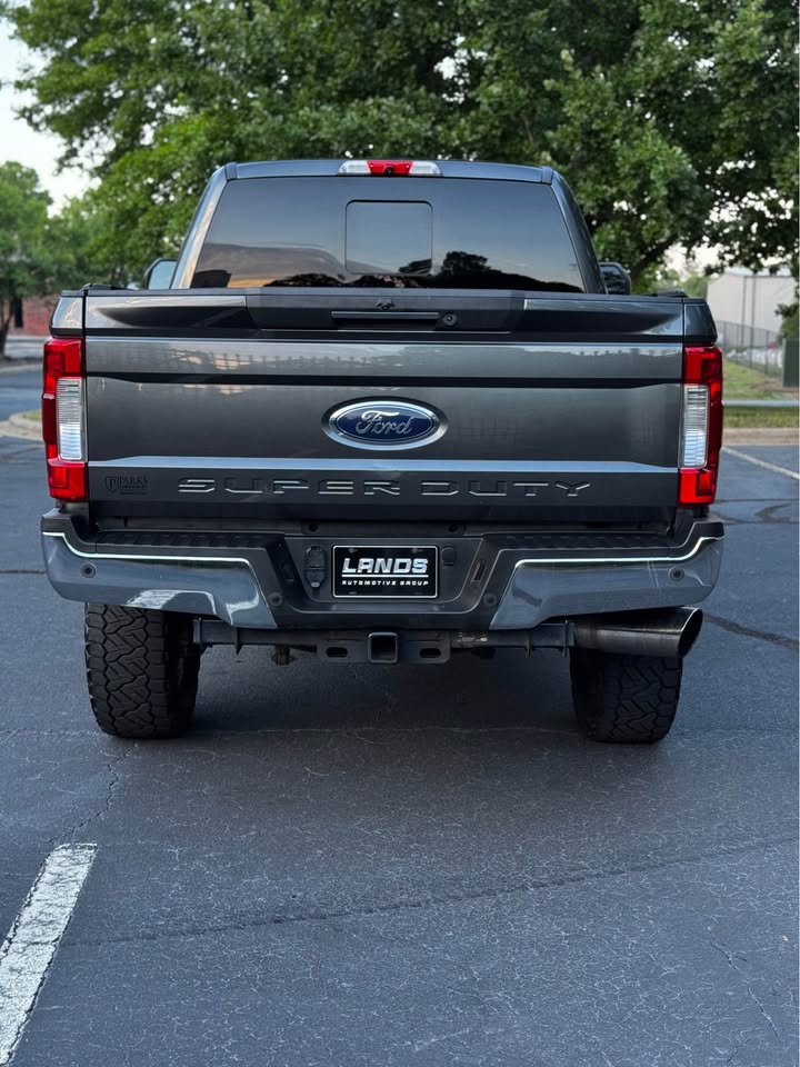 2018 Ford F-250 Super Duty Lariat Ultimate FX4 Crew Cab photo 6
