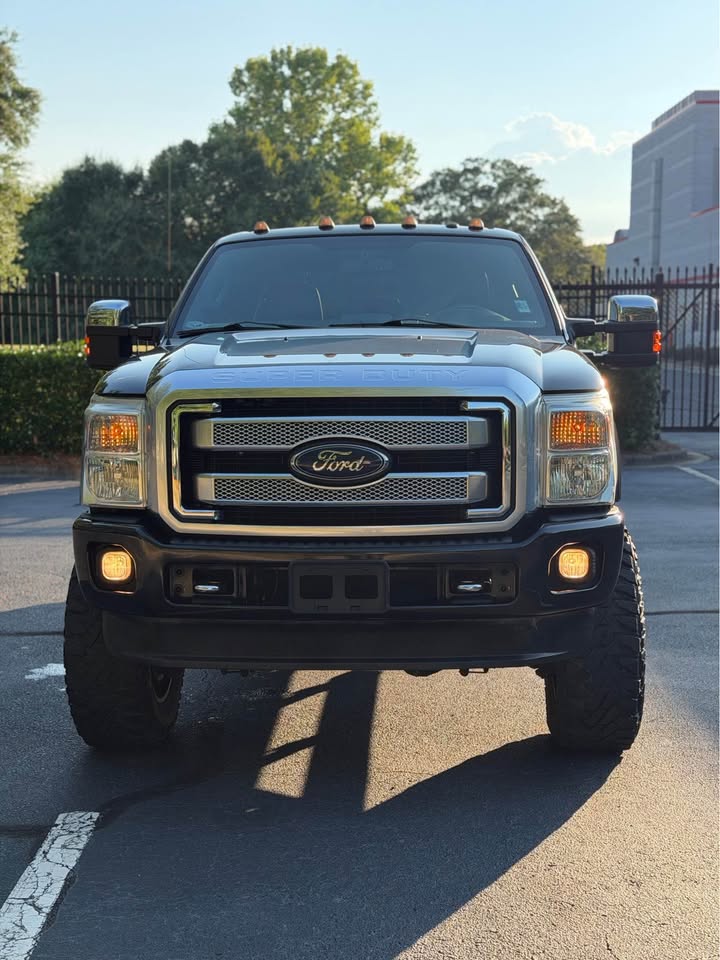 2013 Ford F-350 Platinum photo 2