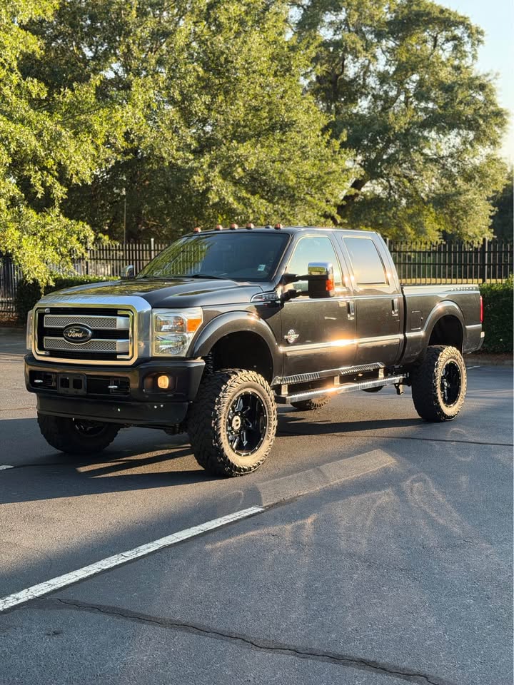 2013 Ford F-350 Platinum photo 3