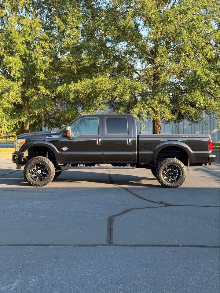 2013 Ford F-350 Platinum photo 4