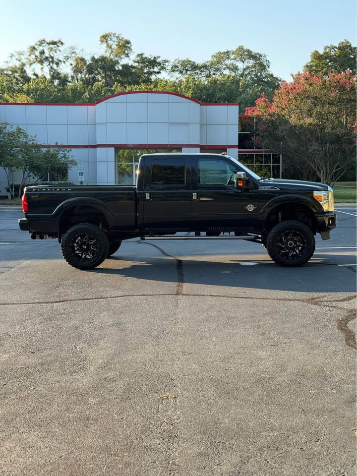 2013 Ford F-350 Platinum photo 8
