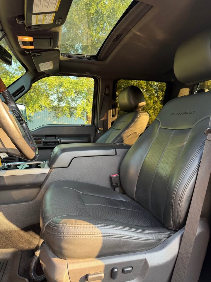 2013 Ford F-350 Platinum photo 10