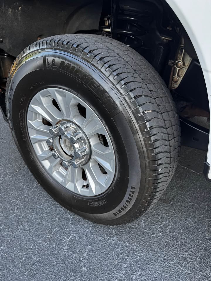 2020 Ford F-350 Super Duty XL 4x4 photo 17