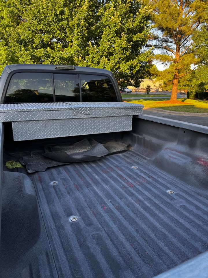 2005 Ford F-350 Super Duty Crew Cab Lariat photo 14