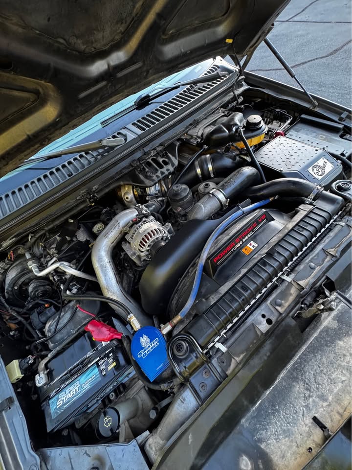 2005 Ford F-350 Super Duty Crew Cab Lariat photo 17