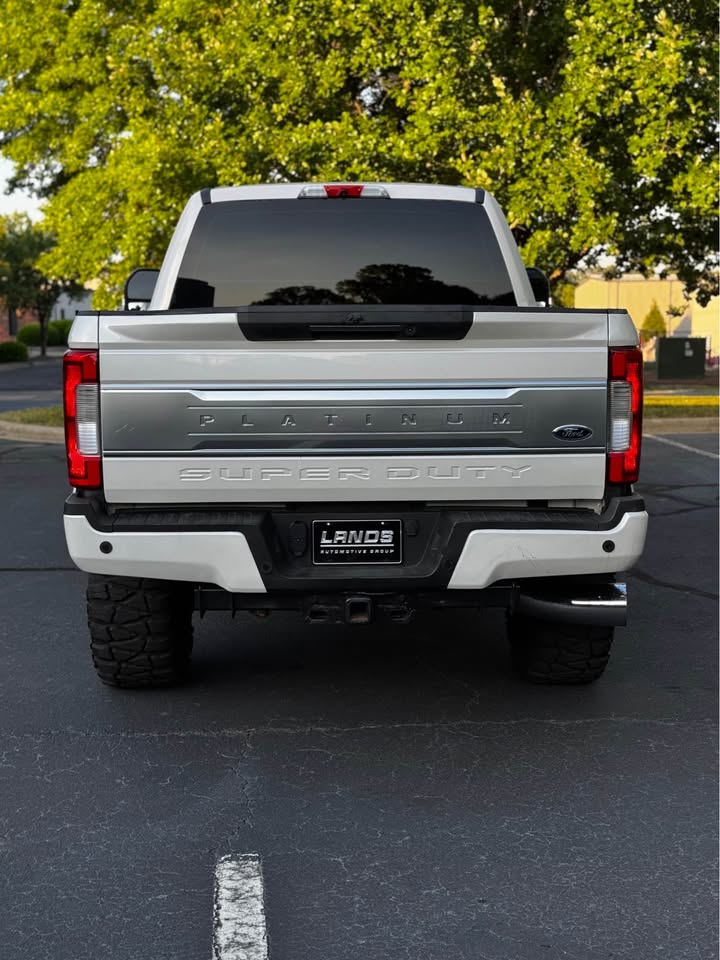 2017 Ford F-350 Super Duty Platinum 4x4 Crew Cab photo 6