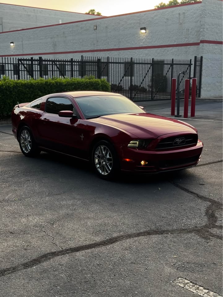 2013 Ford Mustang photo 9
