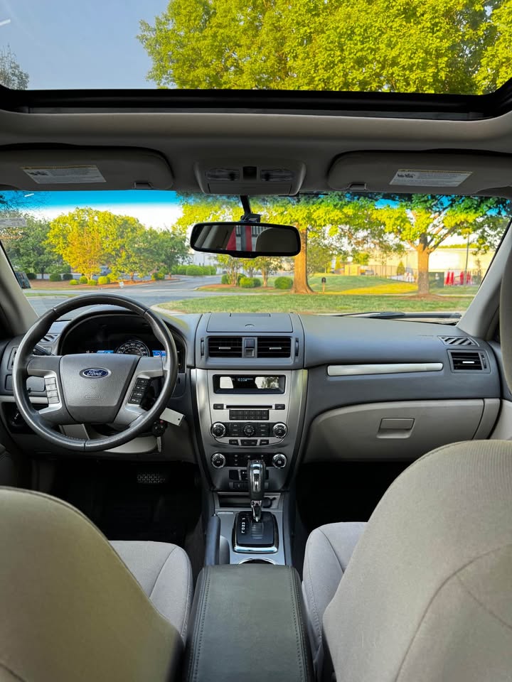 2010 Ford Fusion SE - Side Profile