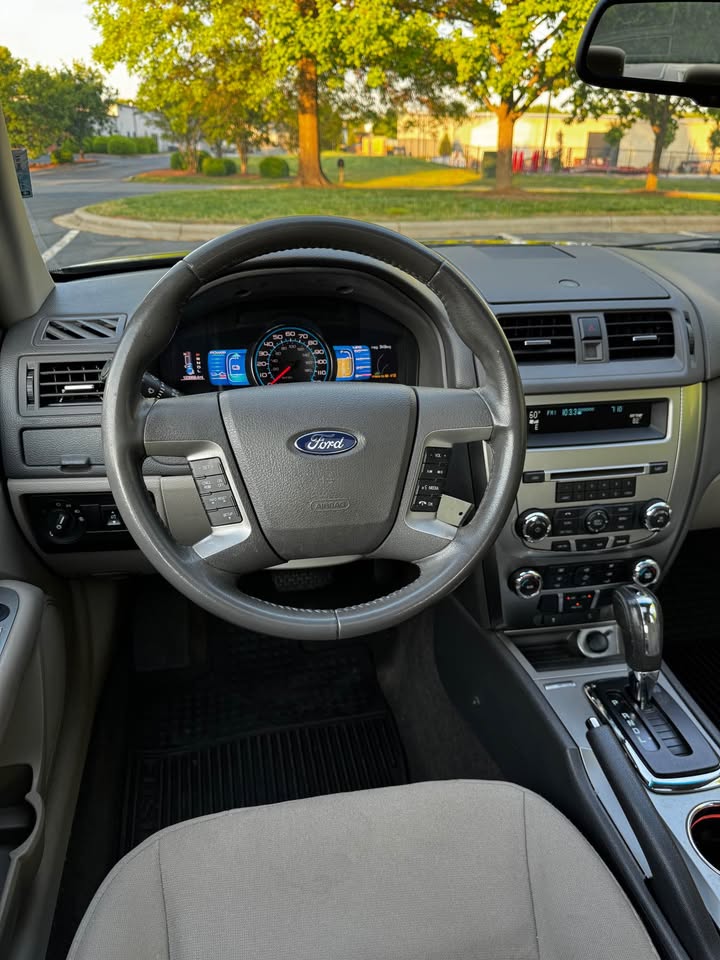 2010 Ford Fusion SE - Front Angle