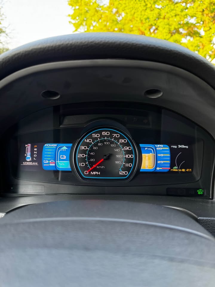 2010 Ford Fusion SE - Interior Detail