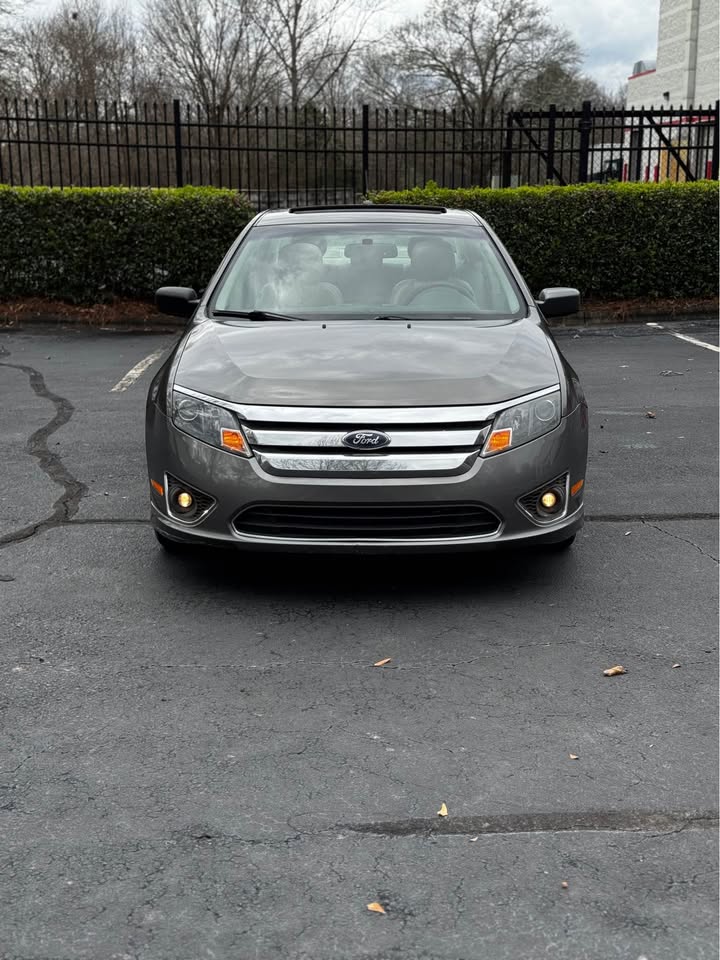 2011 Ford Fusion SEL photo 2