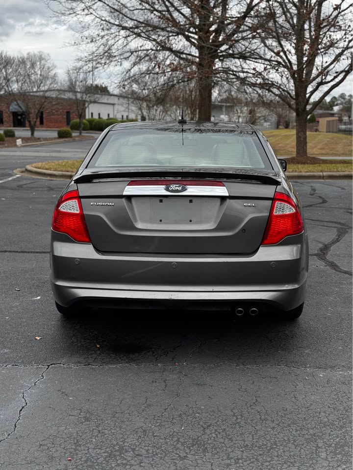 2011 Ford Fusion SEL photo 6