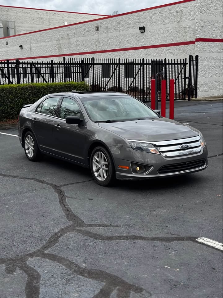 2011 Ford Fusion SEL photo 9