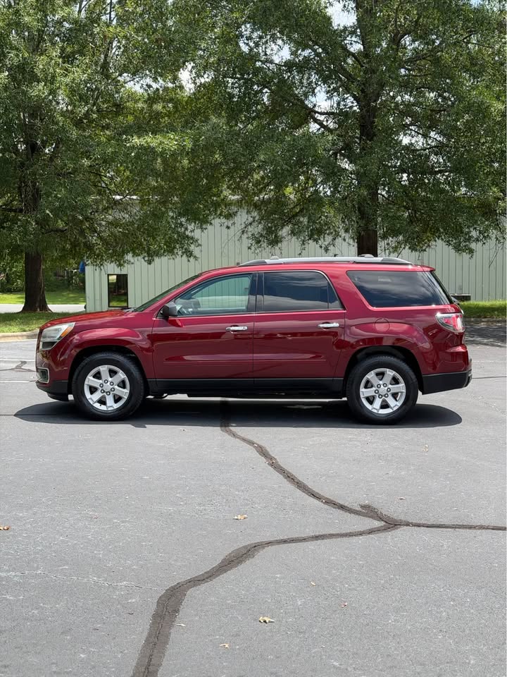 2015 GMC Acadia SLE-1 AWD photo 4