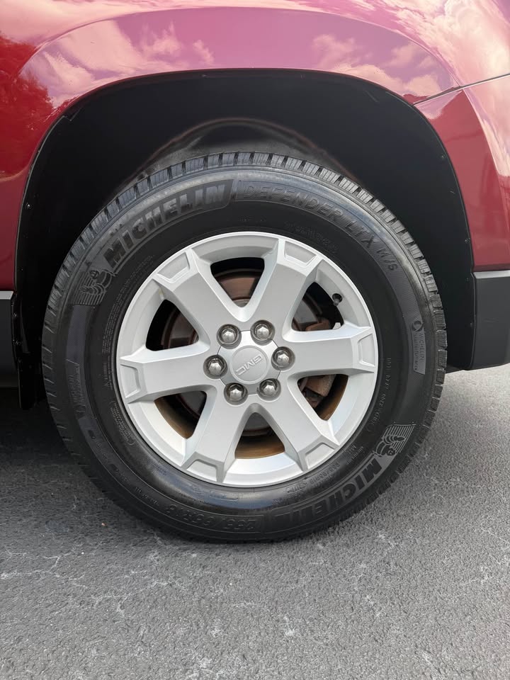 2015 GMC Acadia SLE-1 AWD photo 17
