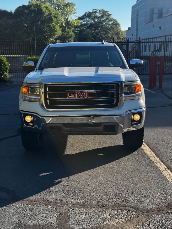 2015 GMC Sierra 1500 SLT Crew Cab 4x4 photo 2