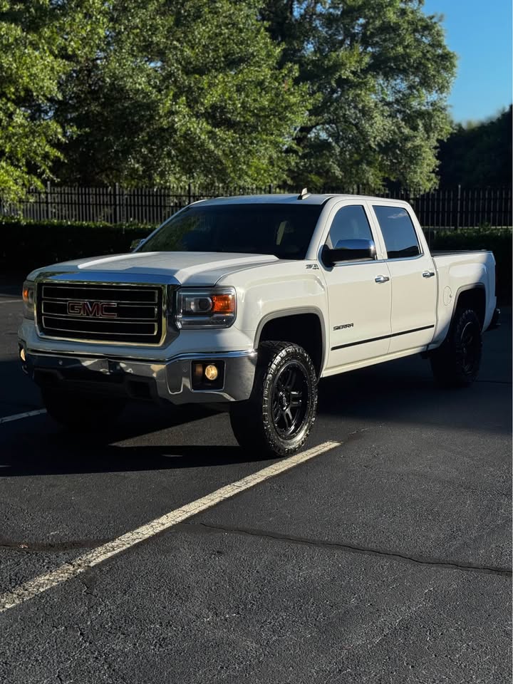 2015 GMC Sierra 1500 SLT Crew Cab 4x4 photo 3