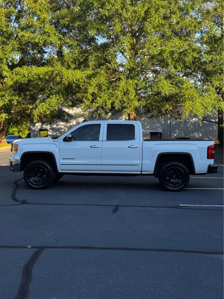 2015 GMC Sierra 1500 SLT Crew Cab 4x4 photo 6
