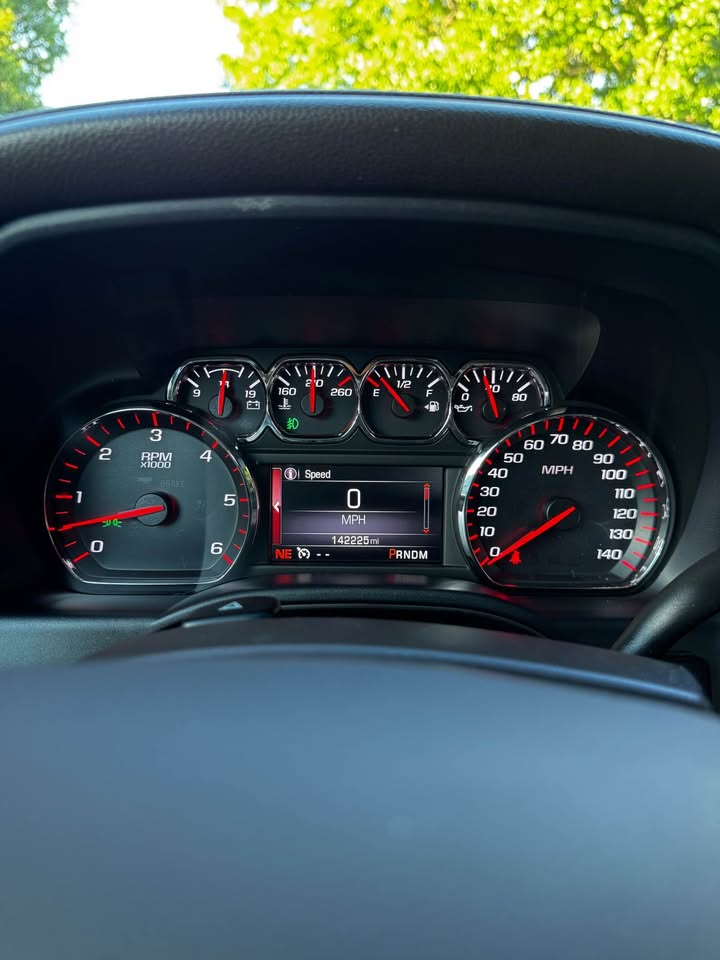 2015 GMC Sierra 1500 SLT Crew Cab 4x4 photo 16