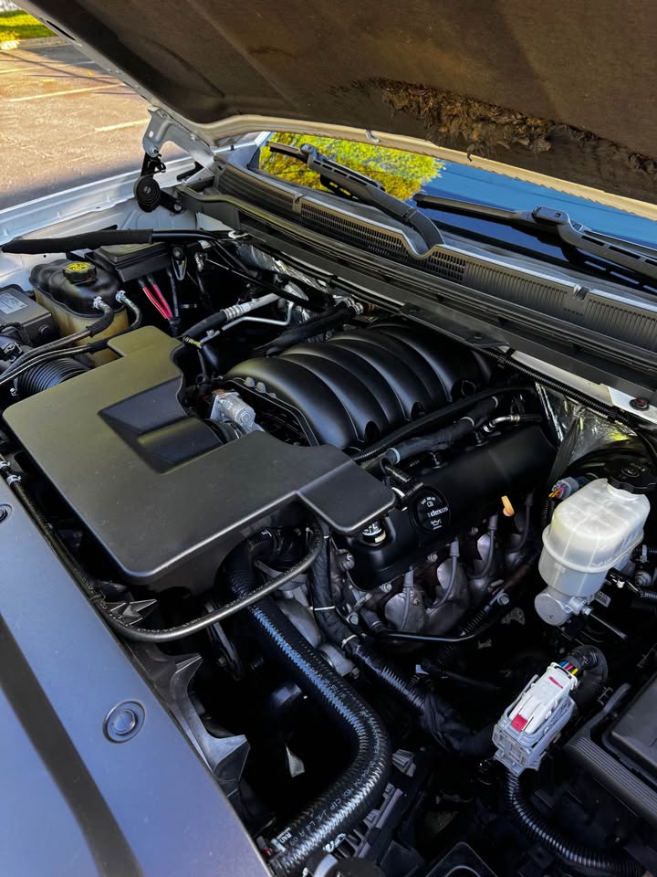 2015 GMC Sierra 1500 SLT Crew Cab 4x4 photo 20