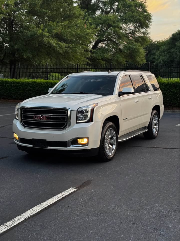 2015 GMC Yukon SLT 4x4 Sport Utility 4D photo 3