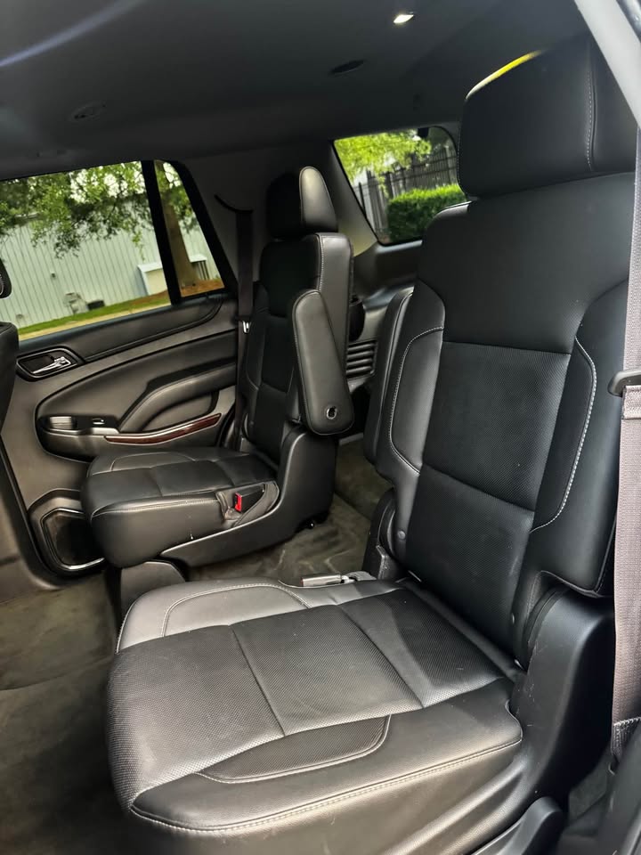 2015 GMC Yukon SLT 4x4 Sport Utility 4D photo 11