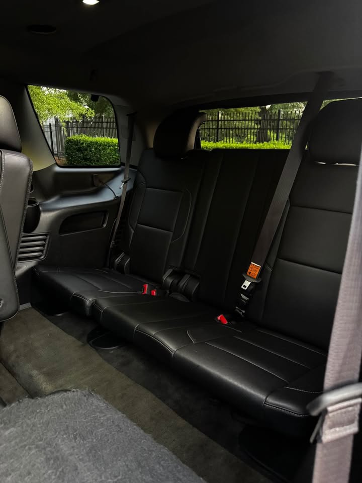 2015 GMC Yukon SLT 4x4 Sport Utility 4D photo 12