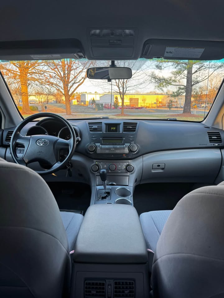 2008 Toyota Highlander photo 12