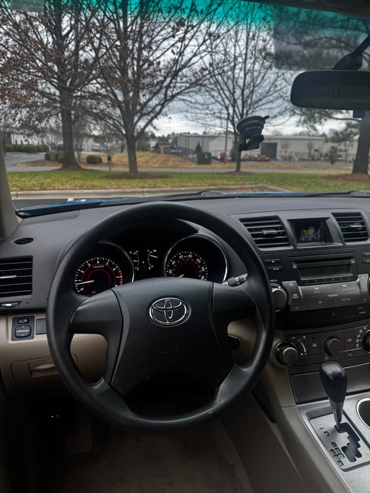 2008 Toyota Highlander photo 13