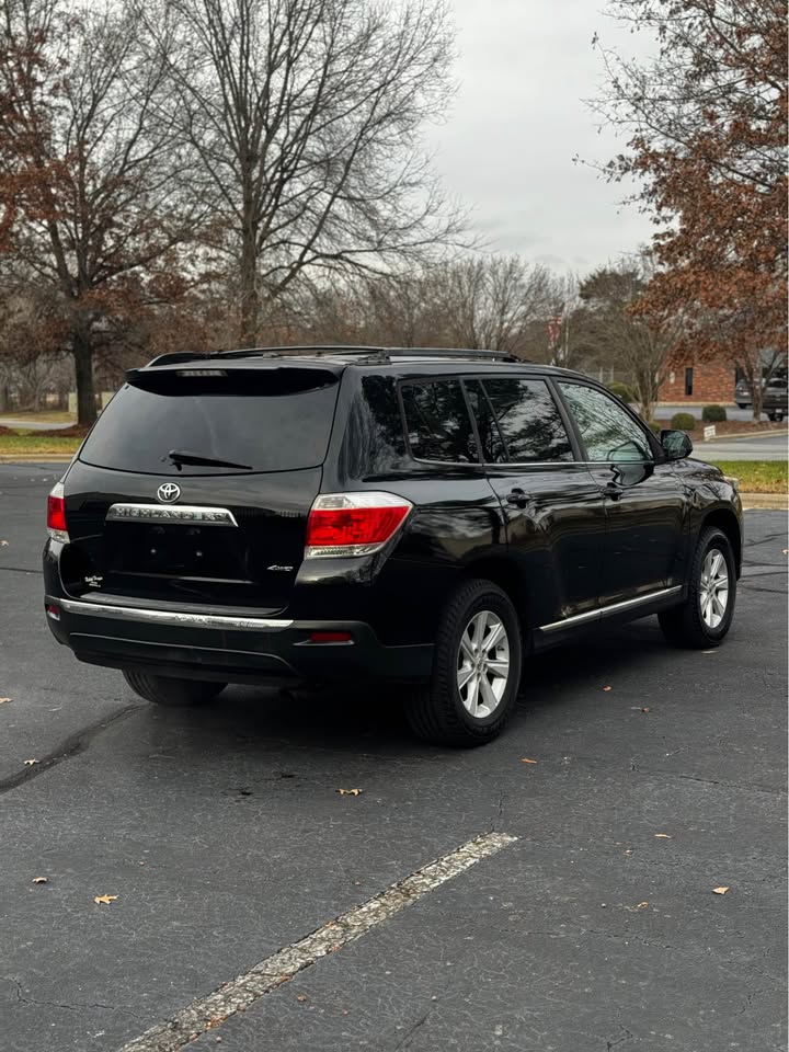 2012 Toyota Highlander SE photo 7