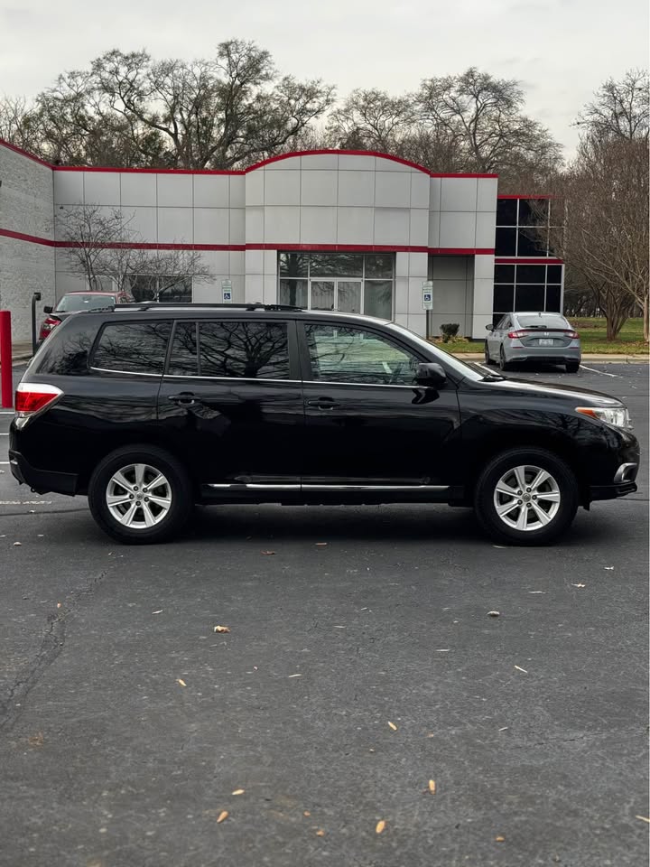 2012 Toyota Highlander SE photo 8