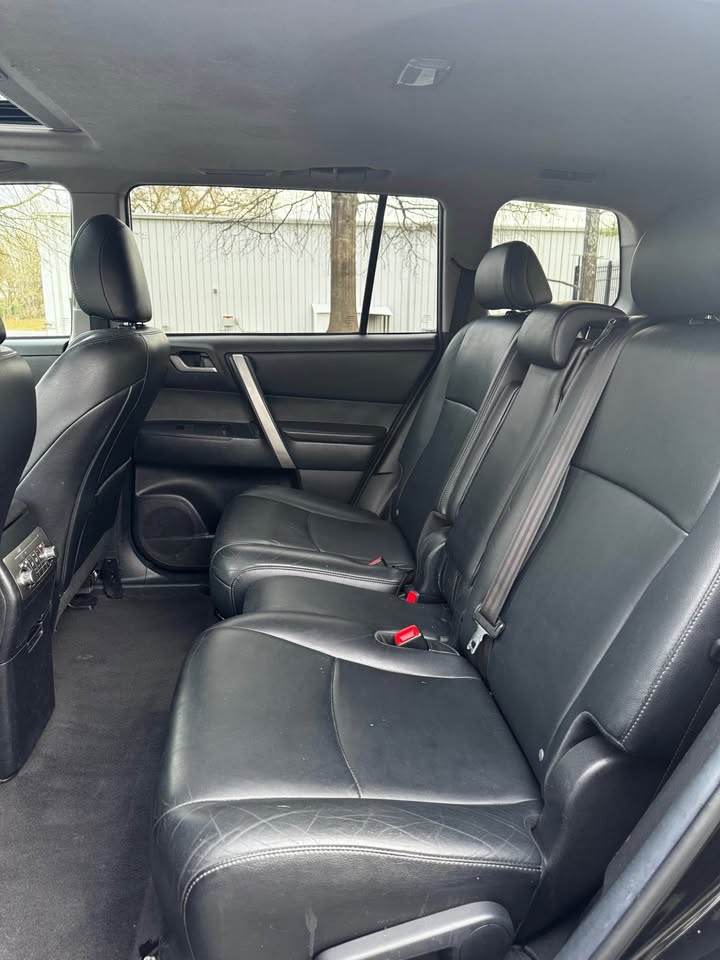 2013 Toyota Highlander photo 12