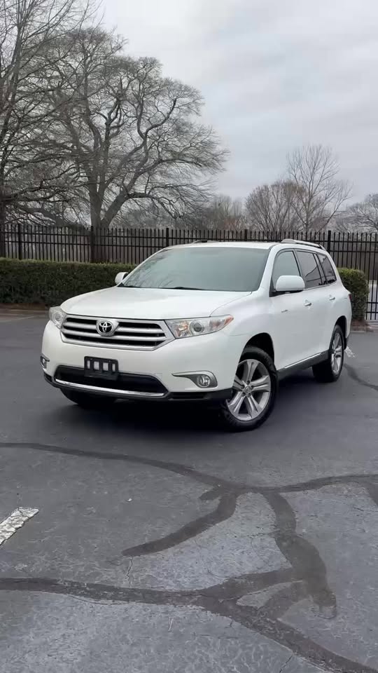 2013 Toyota Highlander Limited photo 2