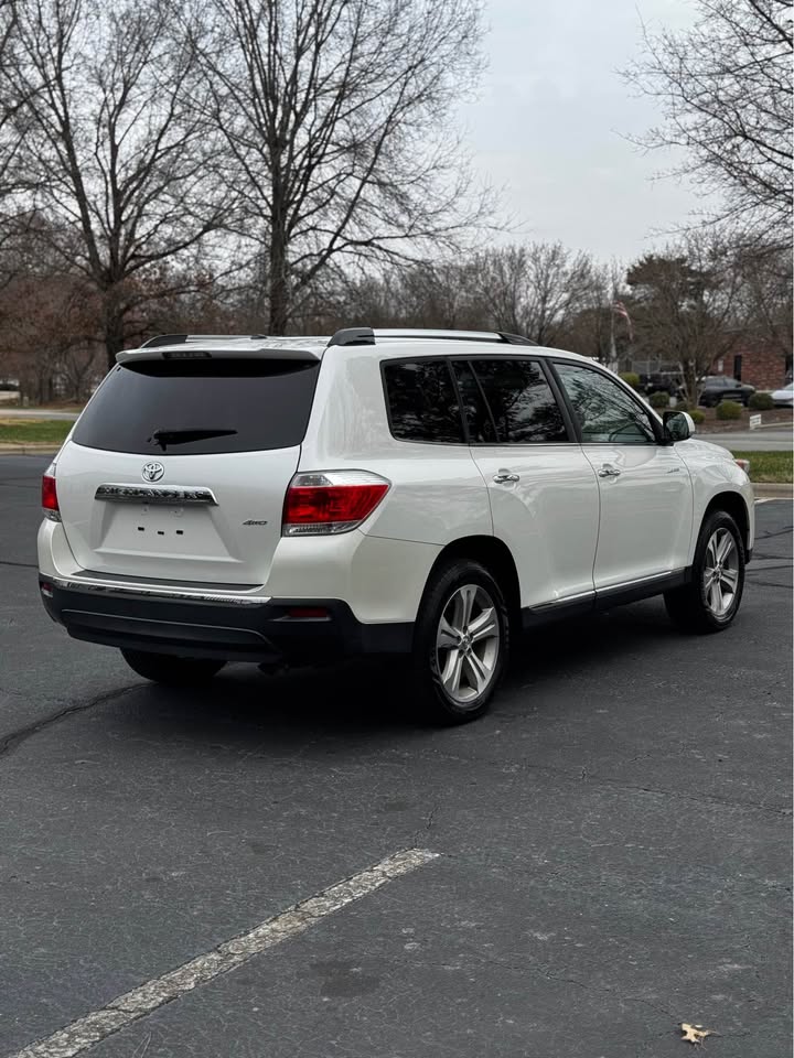 2013 Toyota Highlander Limited photo 8