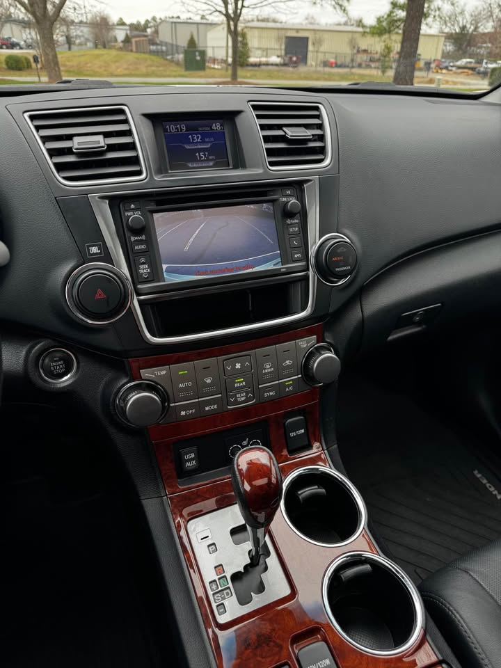 2013 Toyota Highlander Limited photo 19