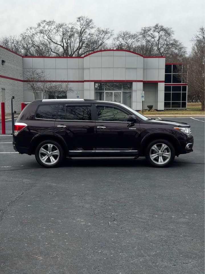 2013 Toyota Highlander Limited photo 8