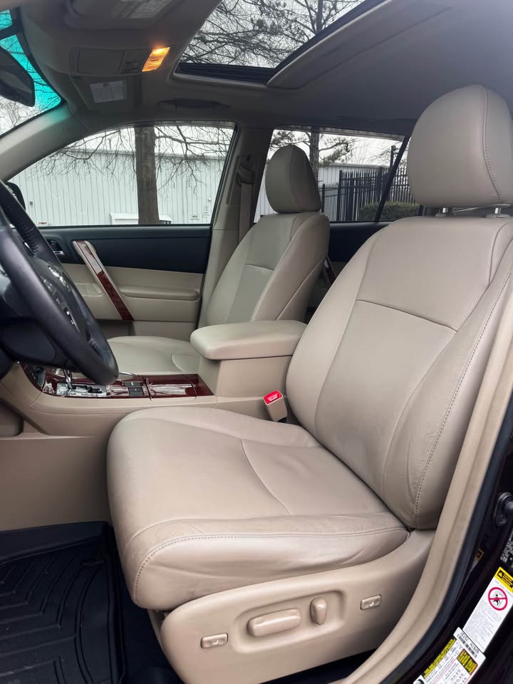 2013 Toyota Highlander Limited photo 10
