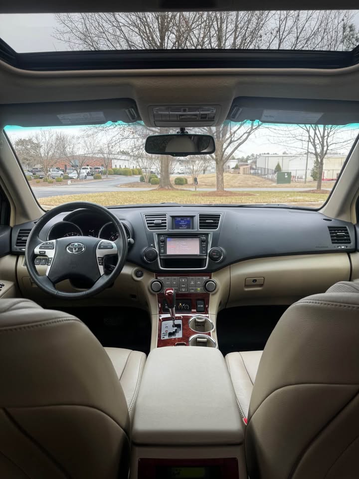 2013 Toyota Highlander Limited photo 14