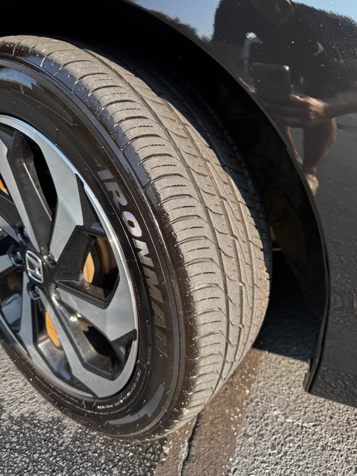 2017 Honda Accord EX-L Sedan 4D photo 11